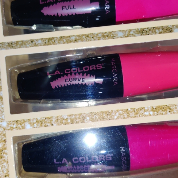 Set a five mascara NWT - Picture 4 of 5